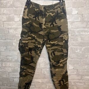 Windsor Camo Cargo Joggers – Small